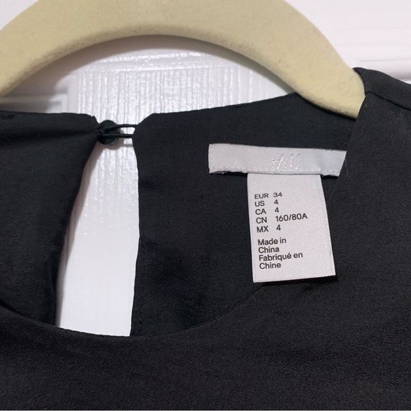 ♣️ (Make an Offer!) • H&M Ruffle Trim Satin Blouse - Picture 4 of 11